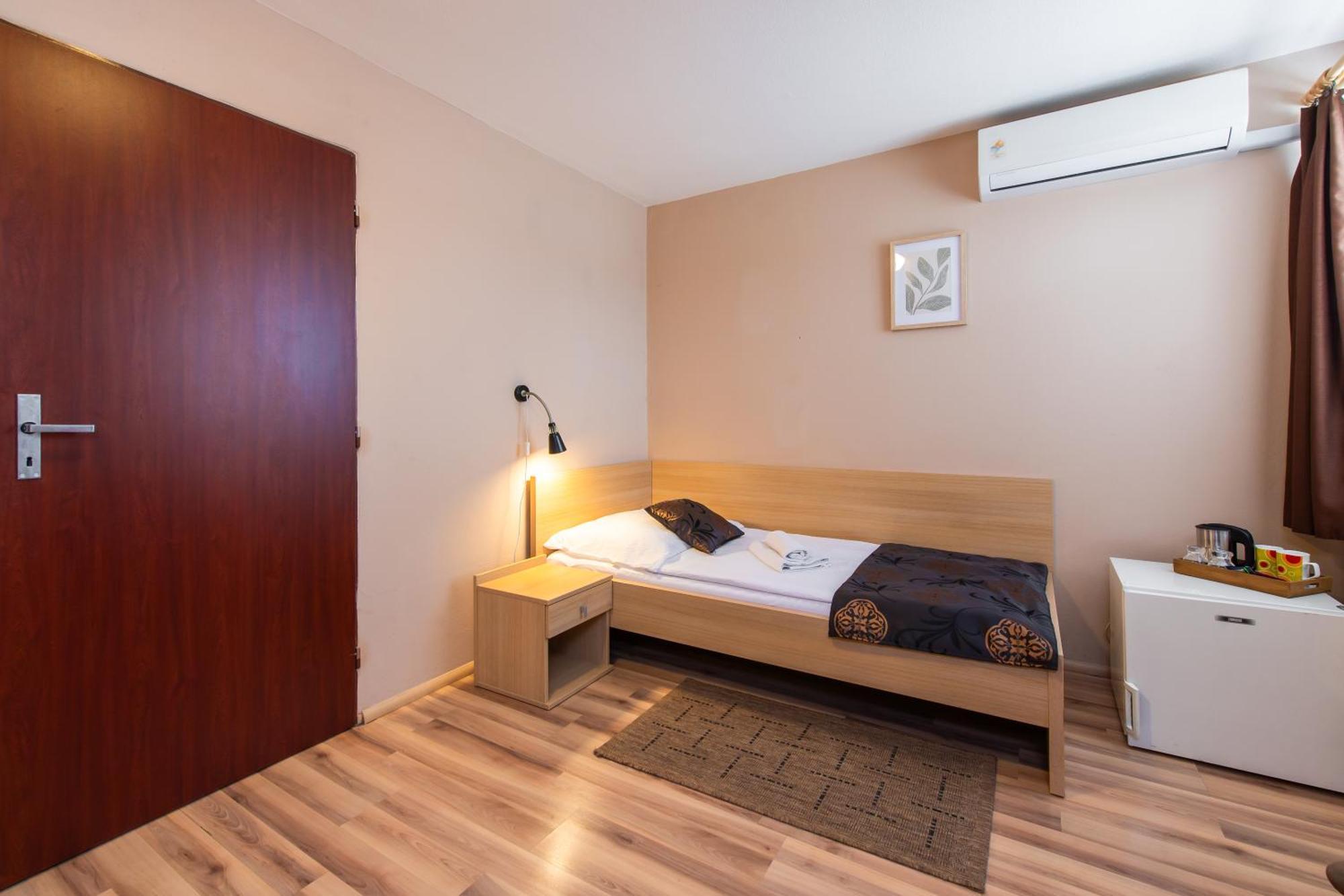 Penzion Siesta Vráble Екстериор снимка