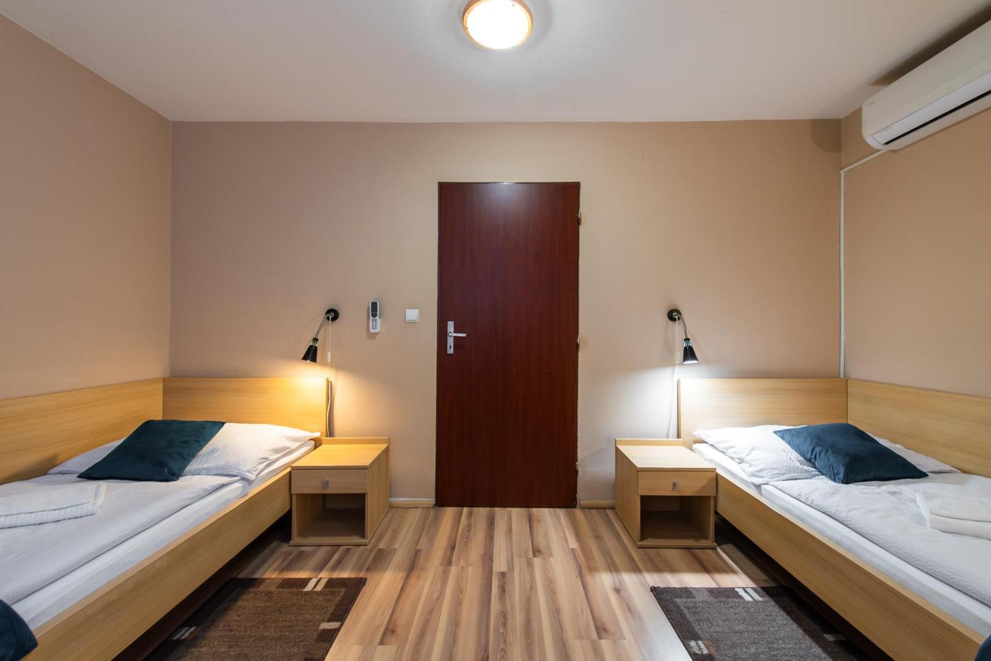 Penzion Siesta Vráble Екстериор снимка