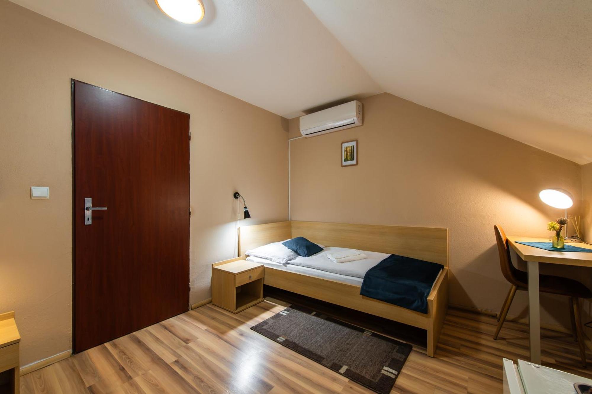 Penzion Siesta Vráble Екстериор снимка