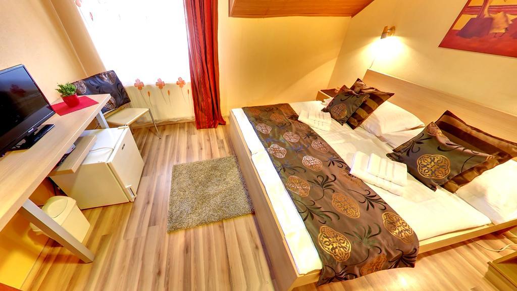 Penzion Siesta Hotel Vráble Екстериор снимка